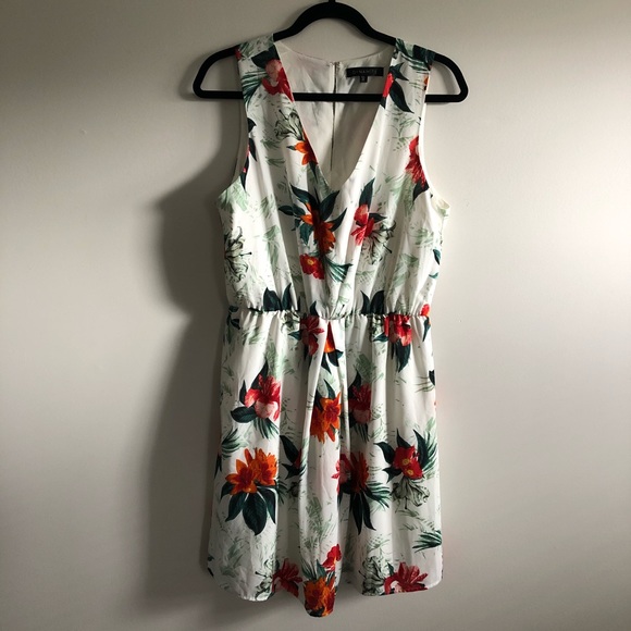 Women’s tropical dress - Picture 1 of 5